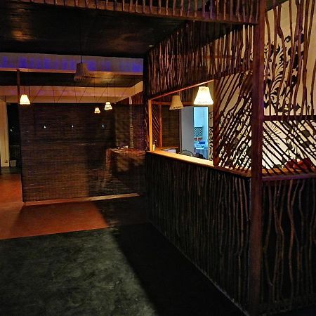 Macnara Travellers Inn ラトゥナプラ エクステリア 写真