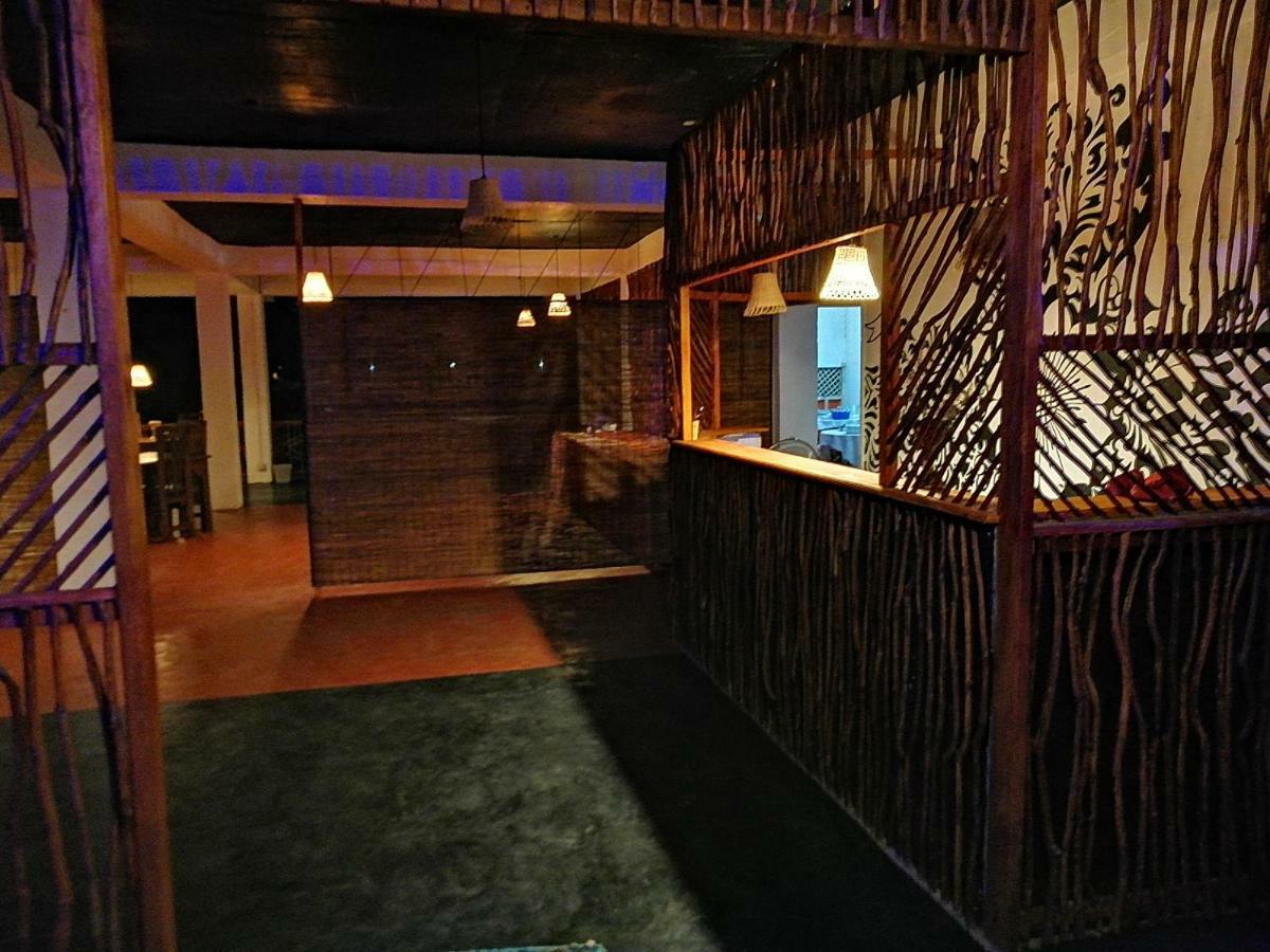 Macnara Travellers Inn ラトゥナプラ エクステリア 写真